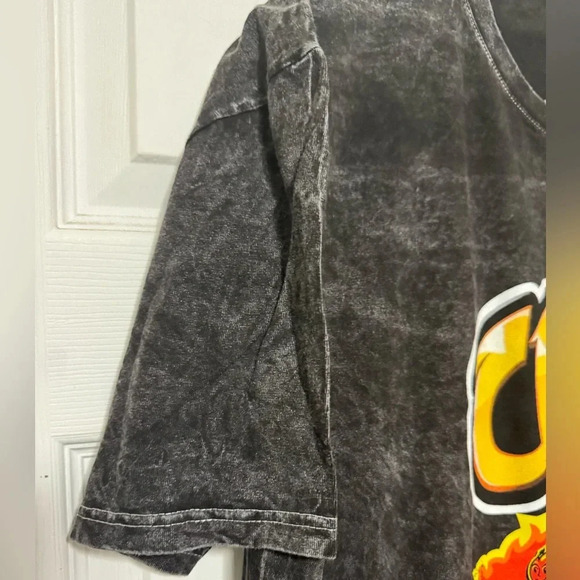 Philco Men’s Black Distressed Cheetos Flamin' Hot Washed T-shirt Sz Large - Picture 5 of 6